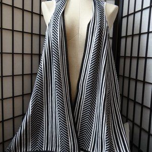 ROFFE Black & White Acrylic Shrug One Size NWT